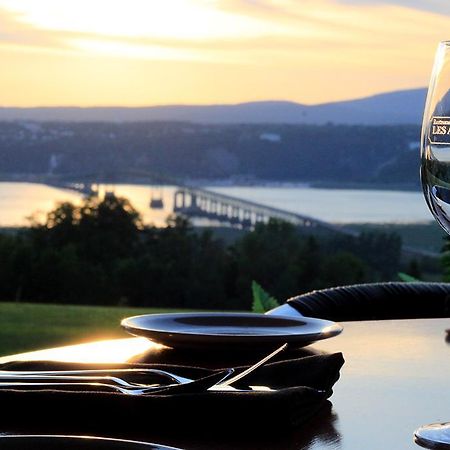 Les Ancetres Auberge & Restaurant St-Pierre-de-l'Île-d'Orléans Екстериор снимка
