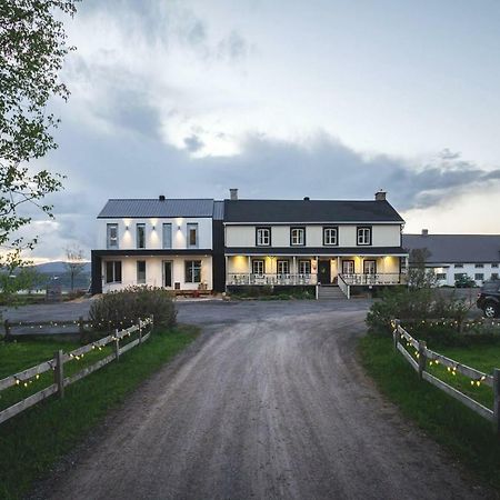 Les Ancetres Auberge & Restaurant St-Pierre-de-l'Île-d'Orléans Екстериор снимка