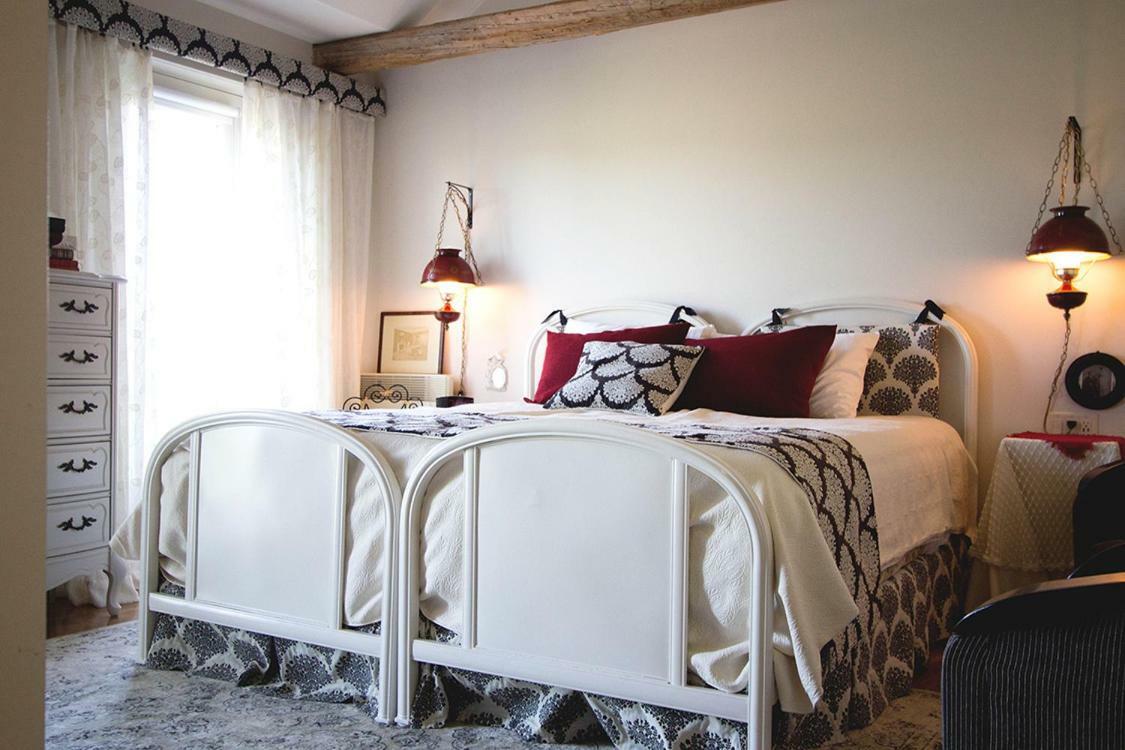 Les Ancetres Auberge & Restaurant St-Pierre-de-l'Île-d'Orléans Екстериор снимка
